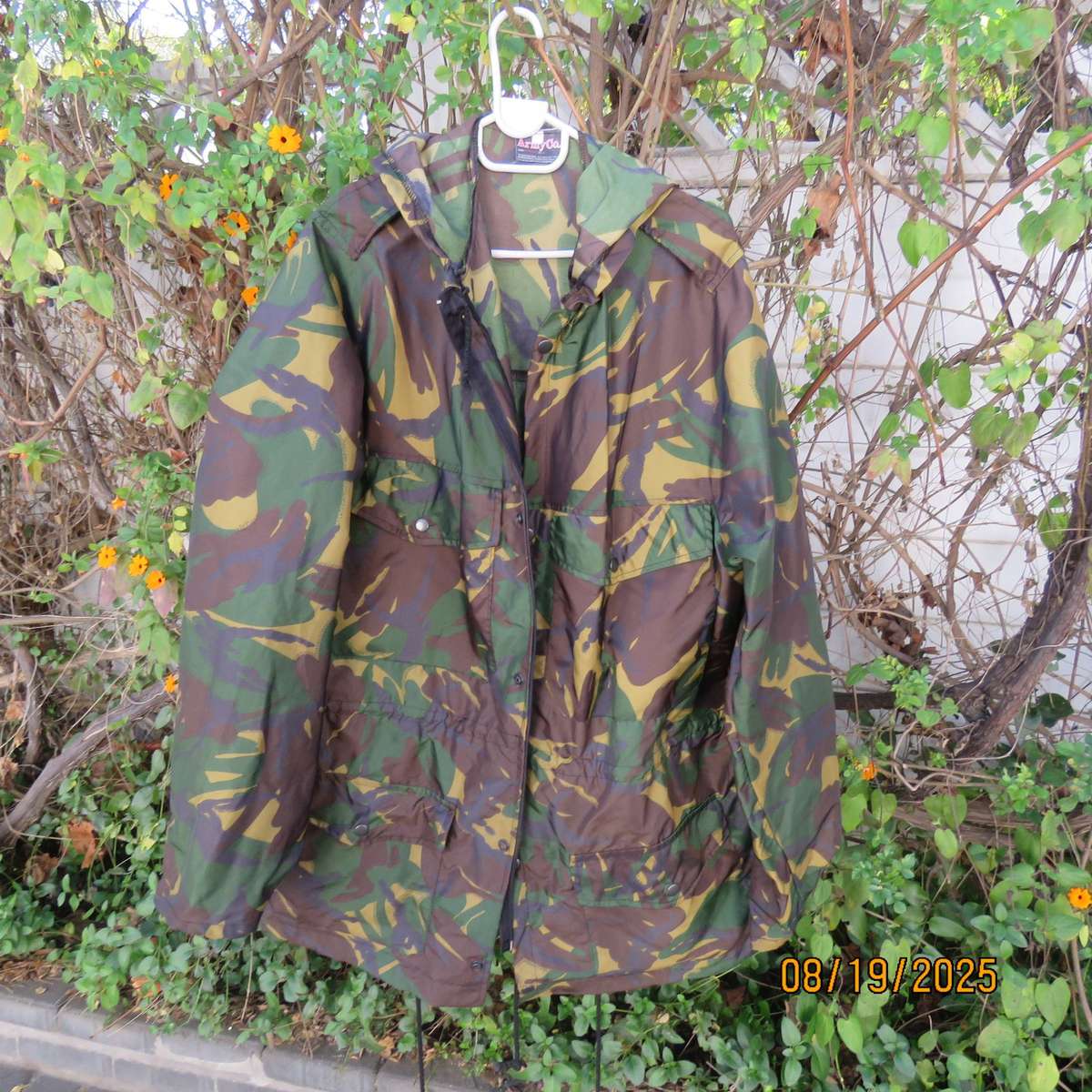 ARMY Co long camo rain jacket with hood and drawstrings. Size 3XL.