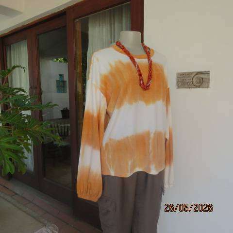 Polycotton stretch top in white and caramel lines resembles colour wash. size 42