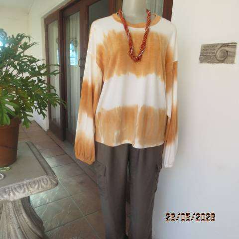 Polycotton stretch top in white and caramel lines resembles colour wash. size 42