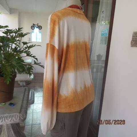 Polycotton stretch top in white and caramel lines resembles colour wash. size 42