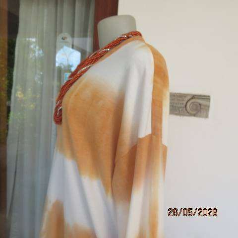 Polycotton stretch top in white and caramel lines resembles colour wash. size 42