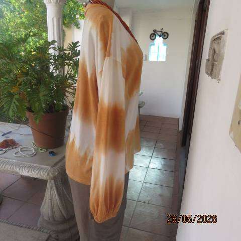 Polycotton stretch top in white and caramel lines resembles colour wash. size 42