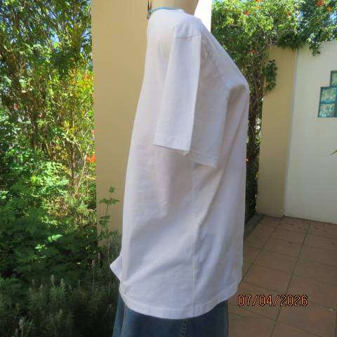 White cotton short sleeve T-shirt with jade owl logo, size 36