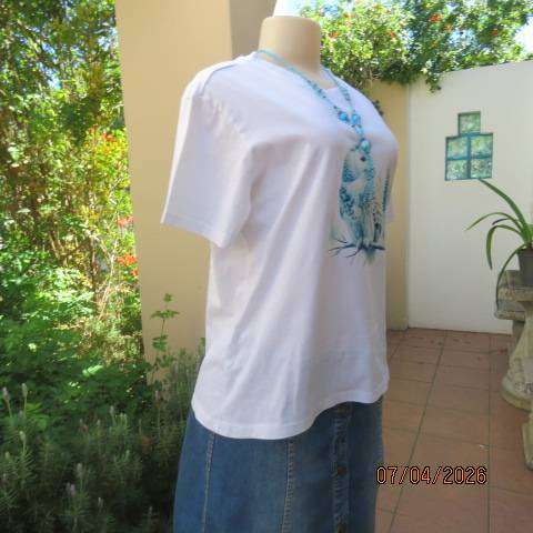 White cotton short sleeve T-shirt with jade owl logo, size 36