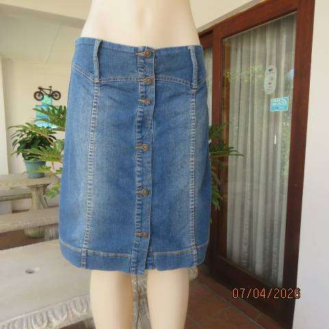 Button-down polycotton stretch paneled blue denim bandless skirt size 36