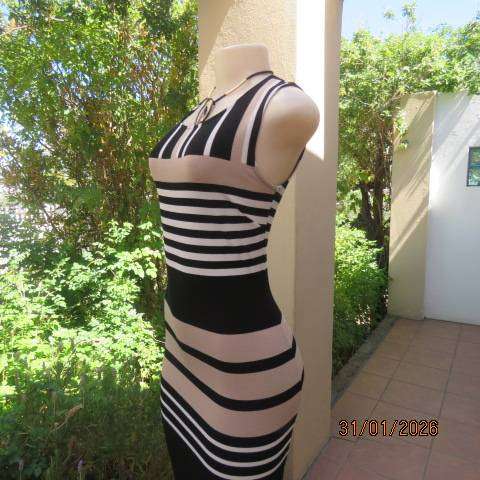 MASSUMI bodycon horizontal striped dress in black-white-beige. In stretch textured poly. Size 30