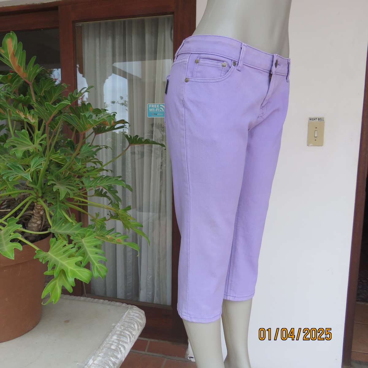 AUDACITY lilac capri pants in polycotton stretch size 36. As new