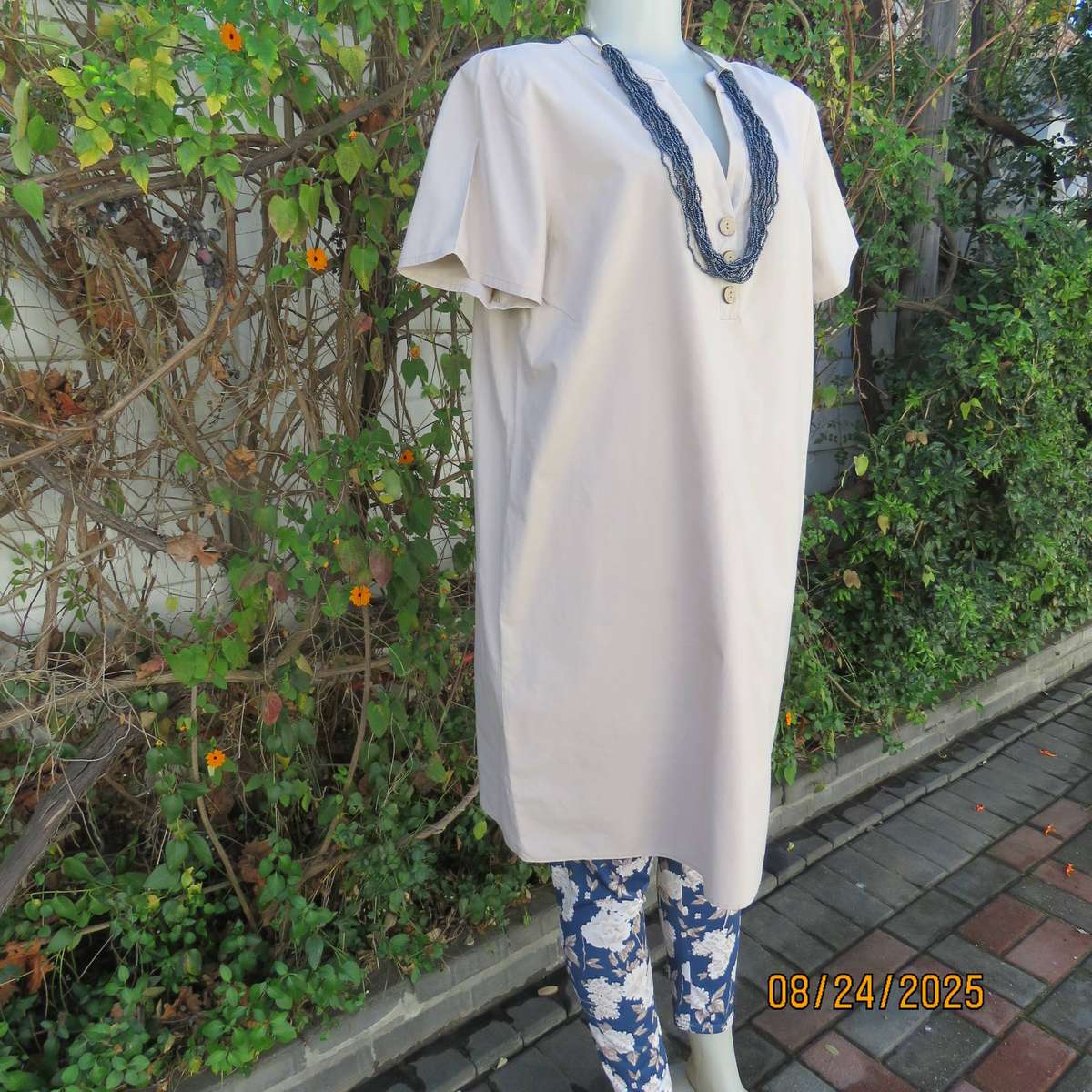 Ecru colour long loose top-short dress size 40 in cotton. V front.