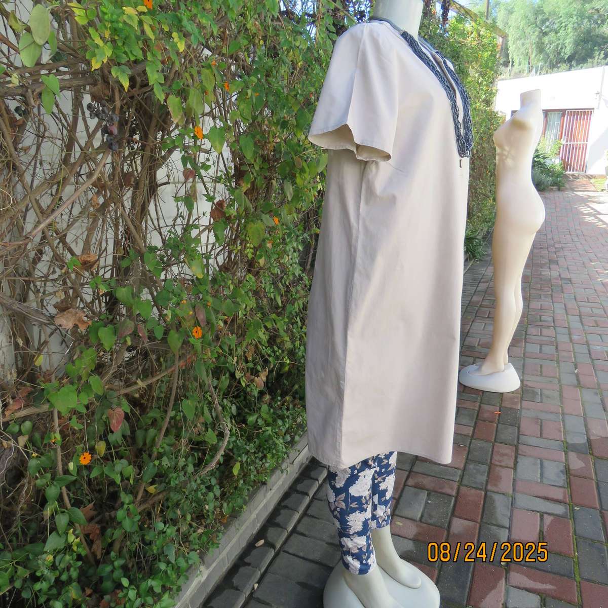 Ecru colour long loose top-short dress size 40 in cotton. V front.