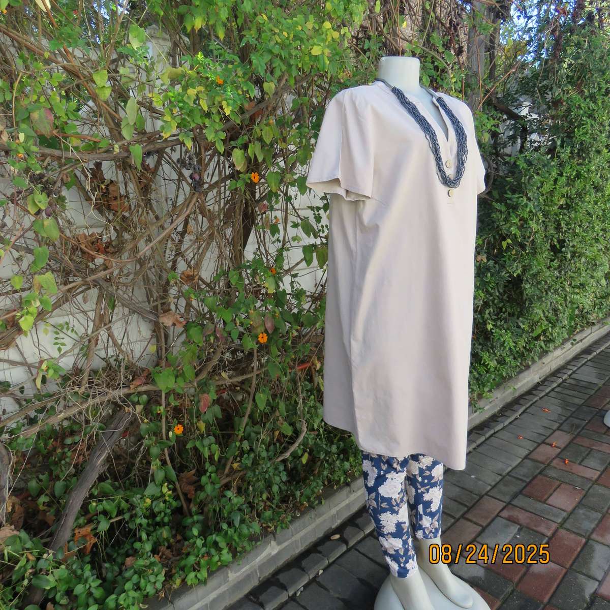 Ecru colour long loose top-short dress size 40 in cotton. V front.