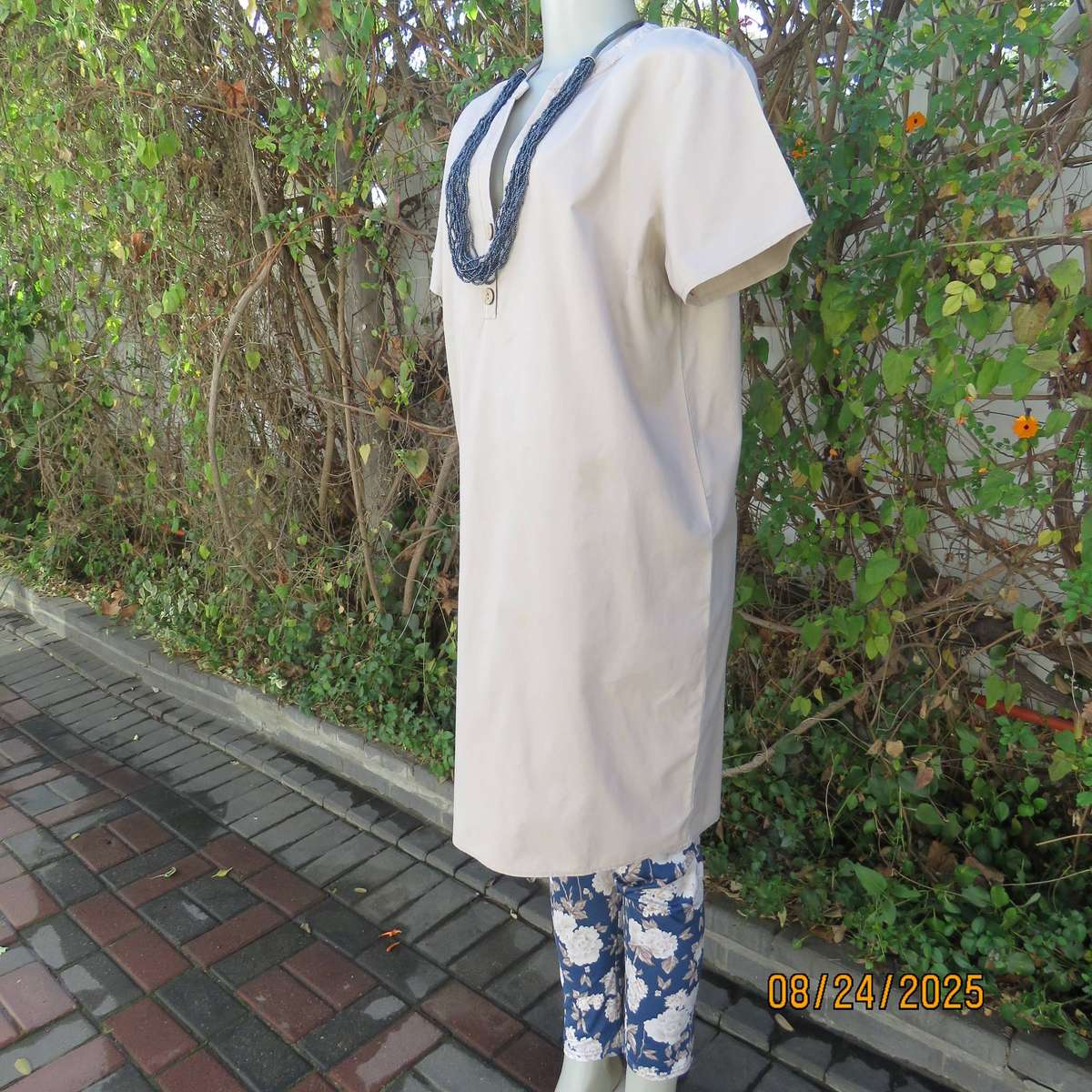 Ecru colour long loose top-short dress size 40 in cotton. V front.