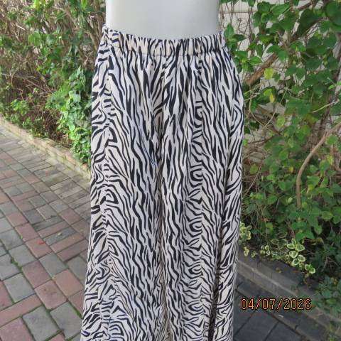 FIX extra wide legged maxi pants in cream and black animal print polyester elasticated waist size 34