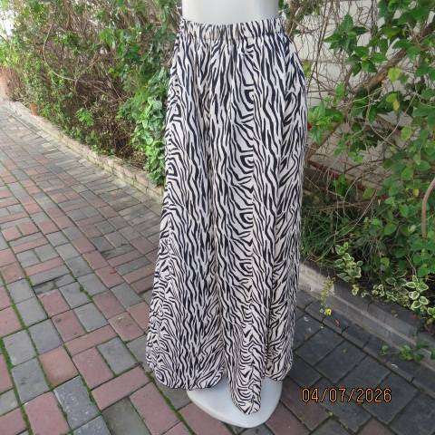 FIX extra wide legged maxi pants in cream and black animal print polyester elasticated waist size 34
