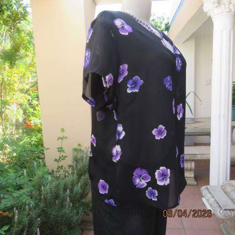 AREZZO black polyester V-neck slip-over top with purple violets, size 40