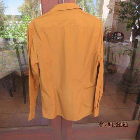 MARKHAM mustard colour long sleeve slim polycotton men's shirt size Medium. As new