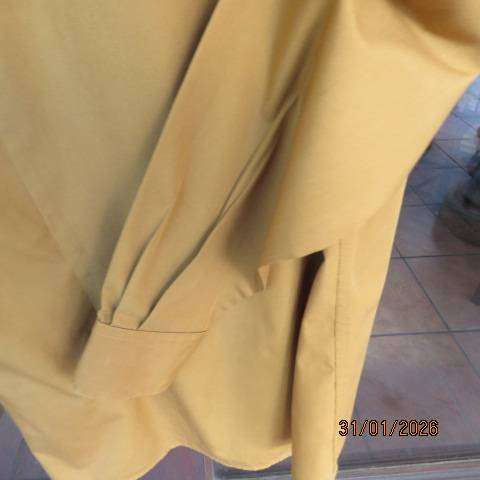 MARKHAM mustard colour long sleeve slim polycotton men's shirt size Medium. As new