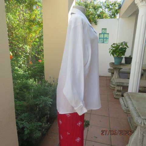 DANIEL HECHTER  white linen oversized long sleeve shirt with open collar, size 40-44
