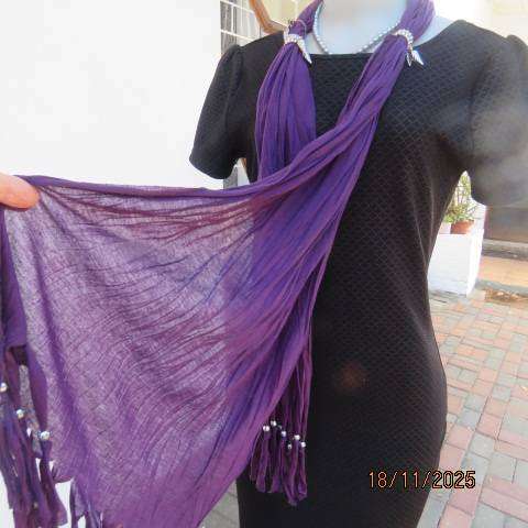 Purple vertically creased 180cm long poly-viscose scarf with silver jewelry