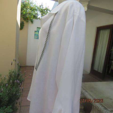 DANIEL HECHTER  white linen oversized long sleeve shirt with open collar, size 40-44