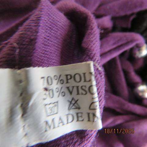 Purple vertically creased 180cm long poly-viscose scarf with silver jewelry