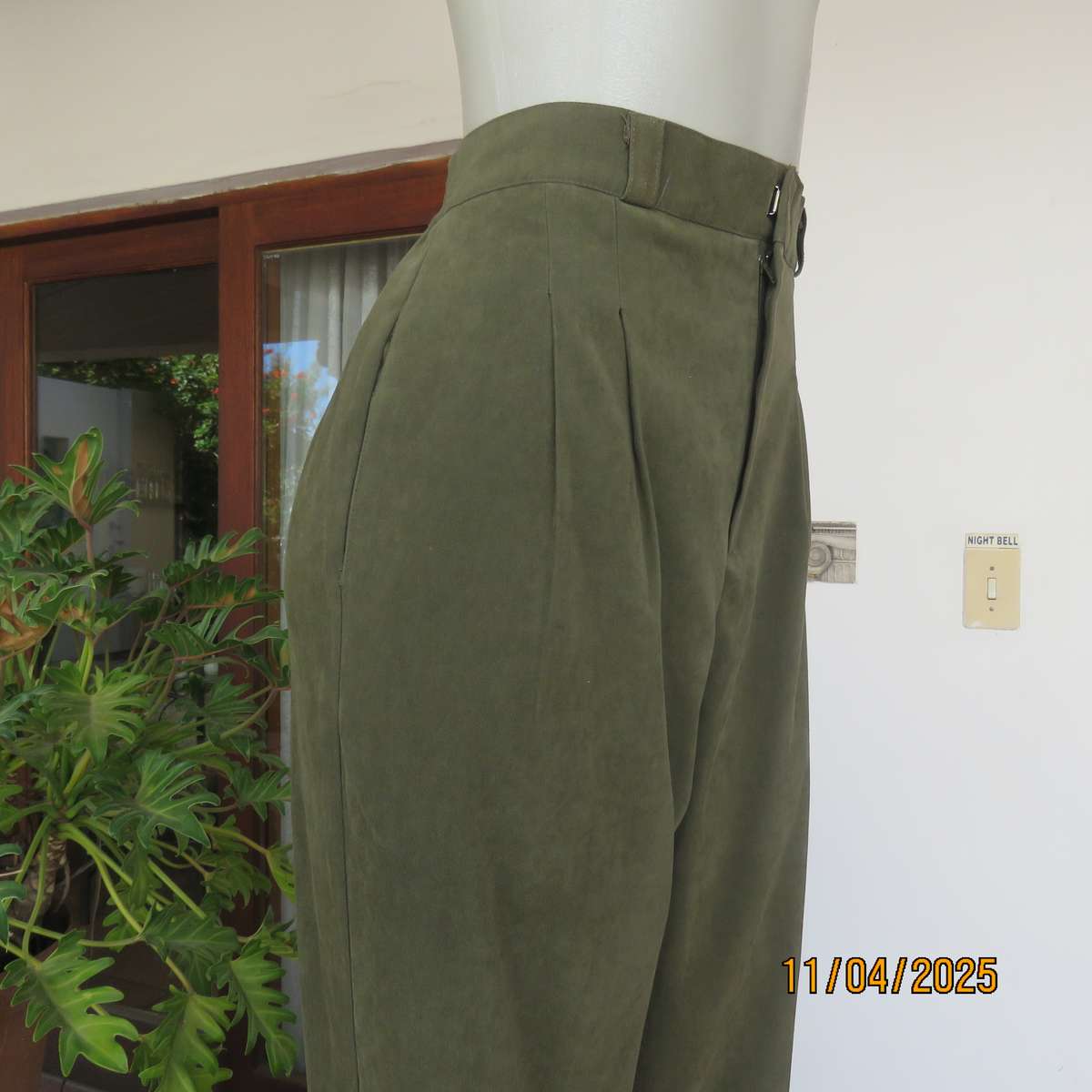 LADY QUEEN high waisted olive green suede look polyester pants size 40.