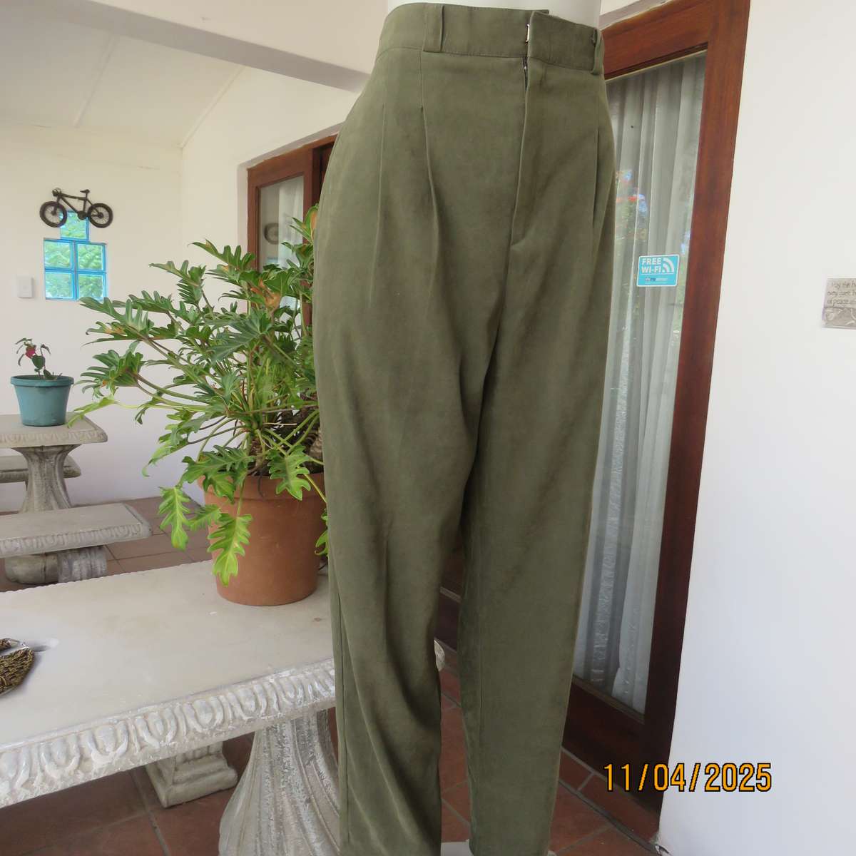 LADY QUEEN high waisted olive green suede look polyester pants size 40.