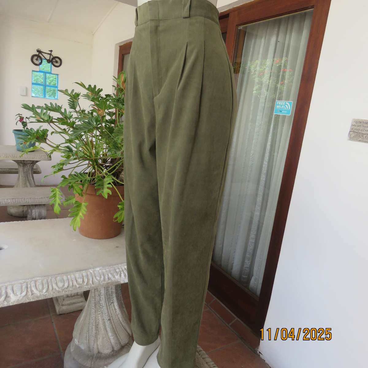 LADY QUEEN high waisted olive green suede look polyester pants size 40.