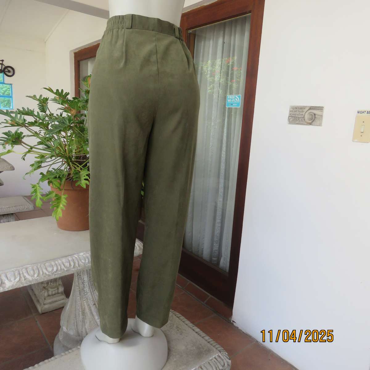 LADY QUEEN high waisted olive green suede look polyester pants size 40.