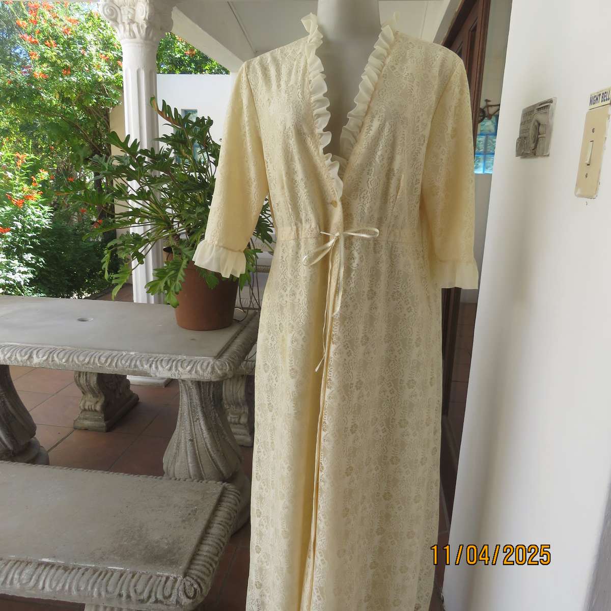 PRINCESS nostalgic rich cream nylon-lace button down night gown size Medium.