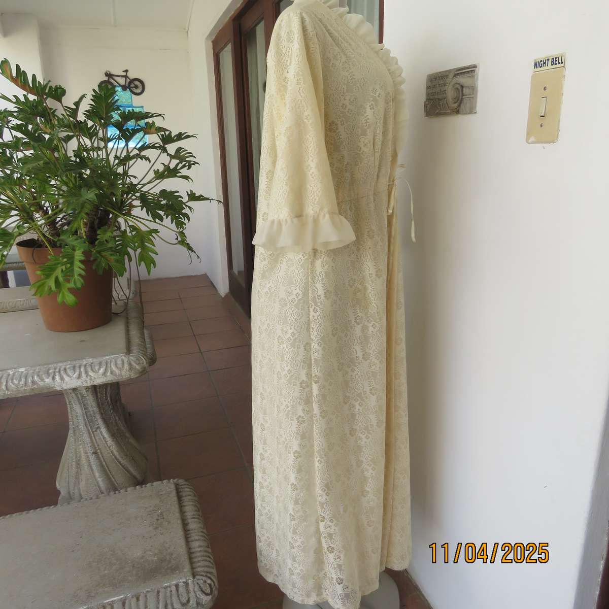 PRINCESS nostalgic rich cream nylon-lace button down night gown size Medium.