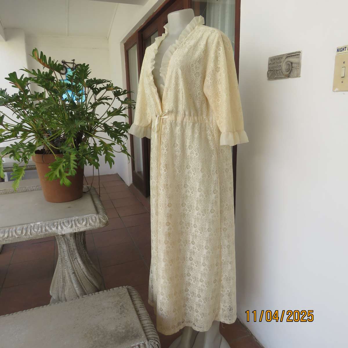 PRINCESS nostalgic rich cream nylon-lace button down night gown size Medium.