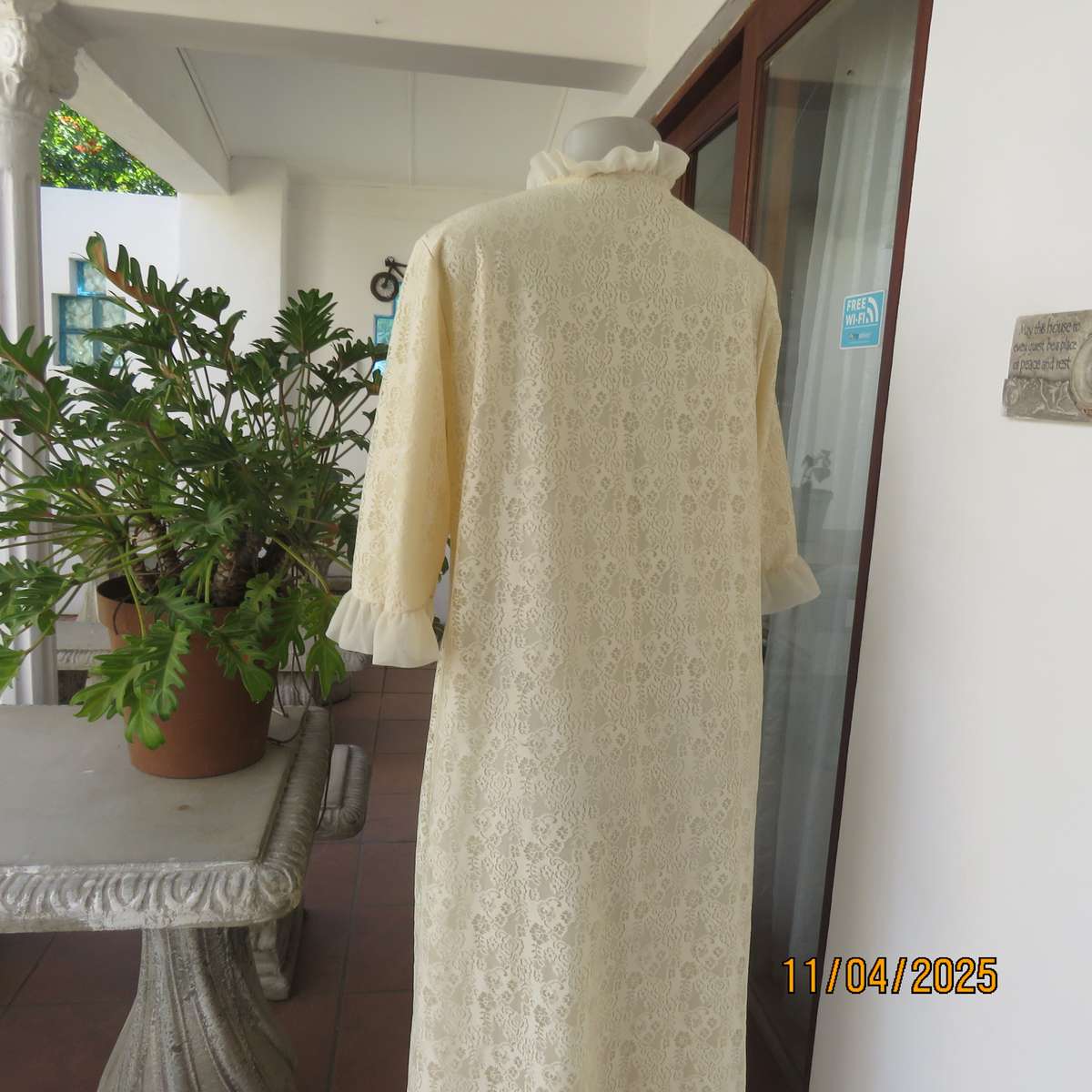 PRINCESS nostalgic rich cream nylon-lace button down night gown size Medium.