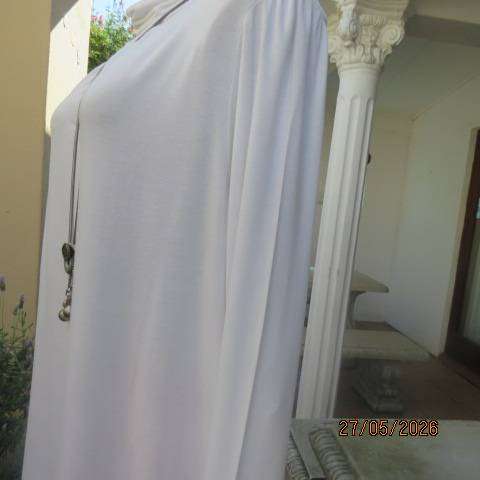 MILADYS white long sleeve viscose stretch top with front gathered turtle neck collar, size 44-46