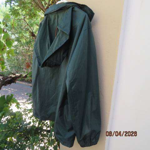 Mr Farming green nylon waterproof jacket with breathable lining and hood, size XL