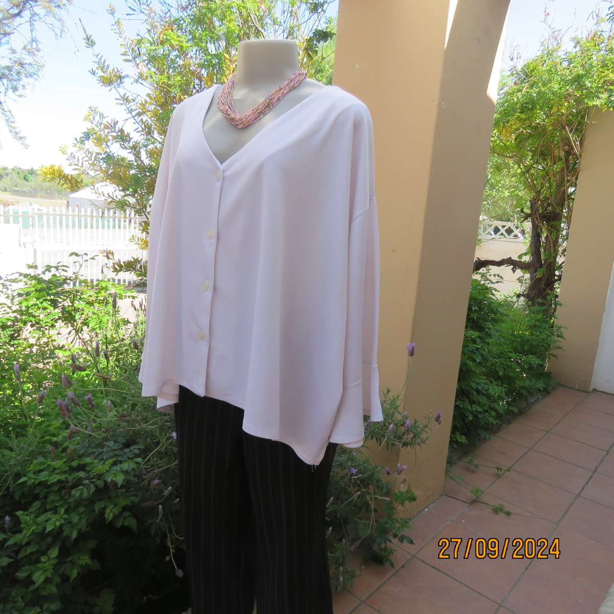 Owner made stretch textured polyester button down V neck top,. Size 58