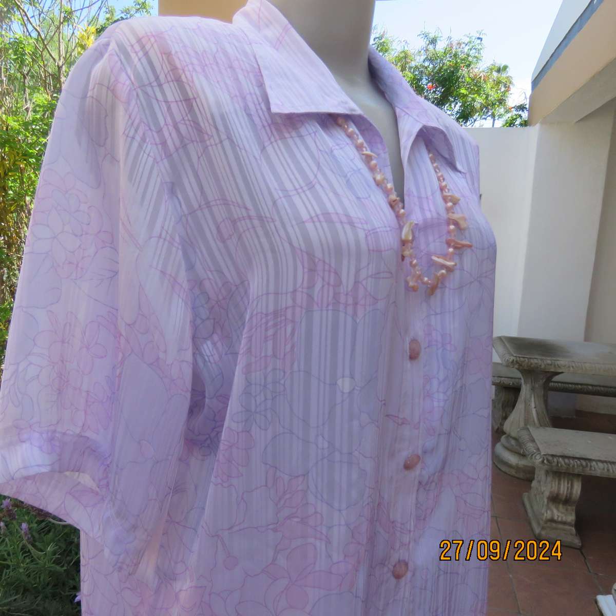 REFLEX opaque pale lavender striped-floral short sleeve top. Size 42.