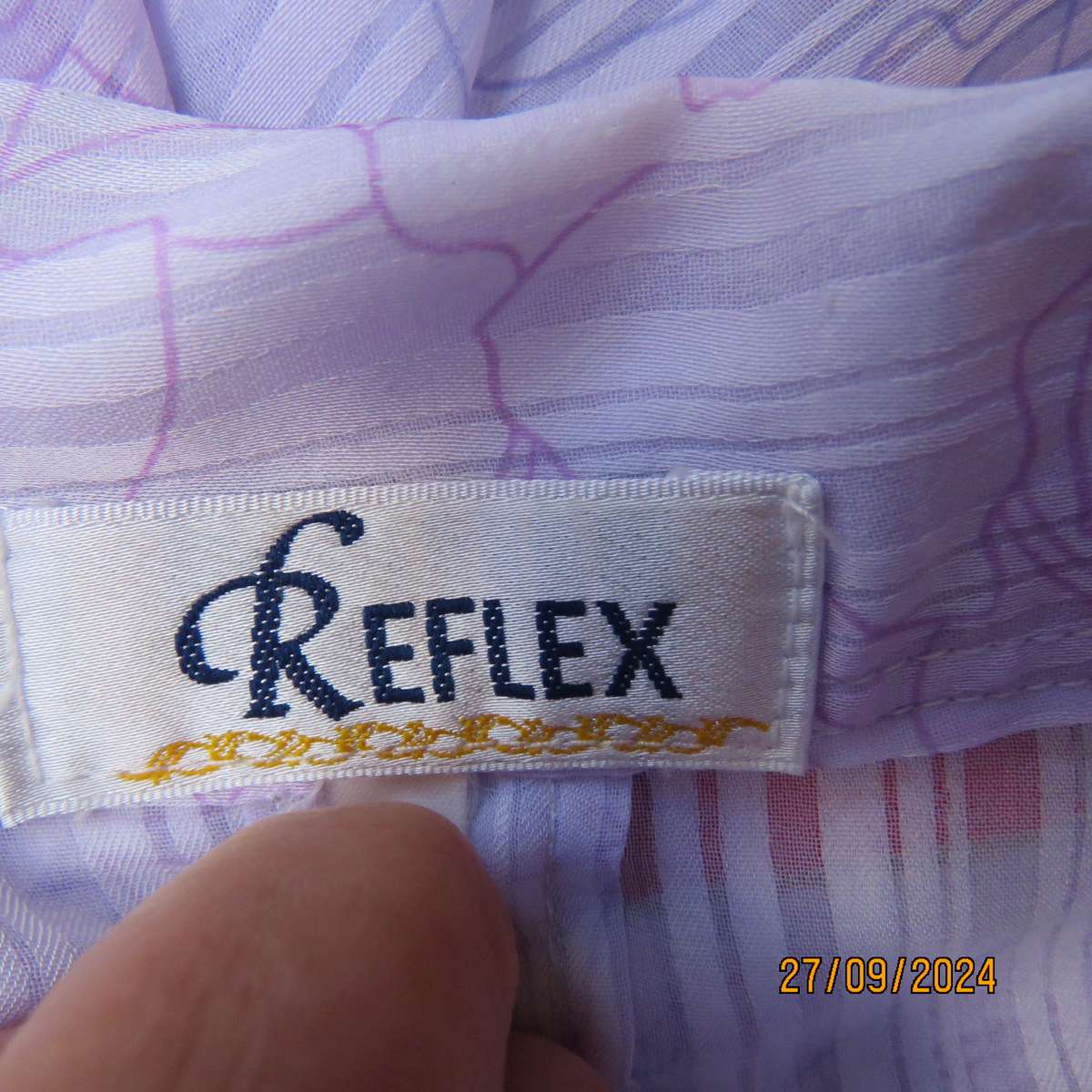 REFLEX opaque pale lavender striped-floral short sleeve top. Size 42.