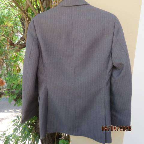 SAXON men's grey textured polyester jacket with broken blue stripe, 2-button, size 32