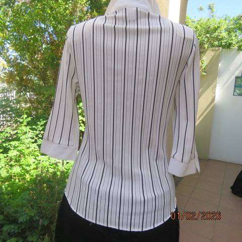 CONTEMPO white polycotton stretch button down top with opaque and black stripes. Size 32