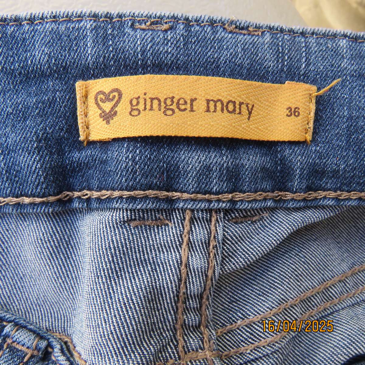 GINGER MARY blue denim stretch cotton jeans size 36. Gold colour stitching.