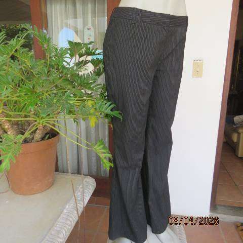 WOOLWORTHS black and white pinstripe viscose-polyester stretch dress pants size 34