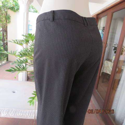 WOOLWORTHS black and white pinstripe viscose-polyester stretch dress pants size 34
