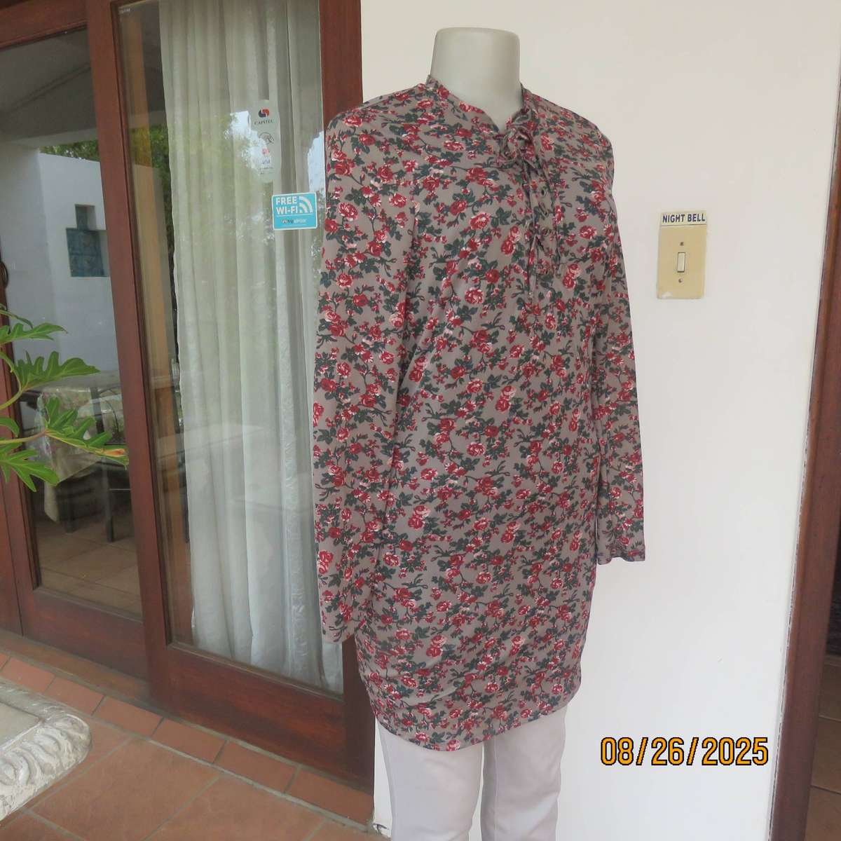 ONLY long fully lined stretch polyester mouse grey with red-green flowers dress-top. Size 32