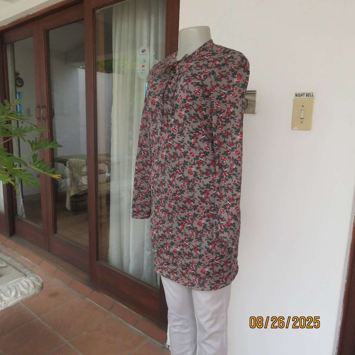 ONLY long fully lined stretch polyester mouse grey with red-green flowers dress-top. Size 32