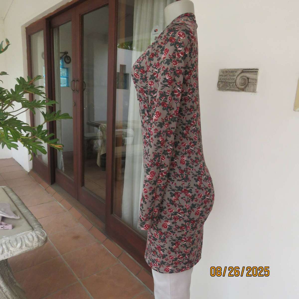 ONLY long fully lined stretch polyester mouse grey with red-green flowers dress-top. Size 32
