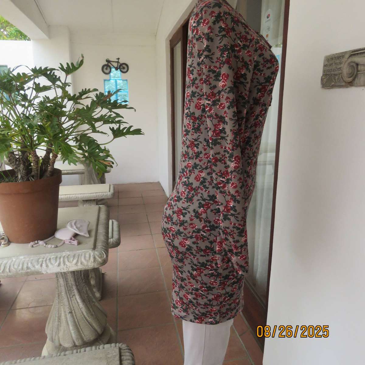 ONLY long fully lined stretch polyester mouse grey with red-green flowers dress-top. Size 32