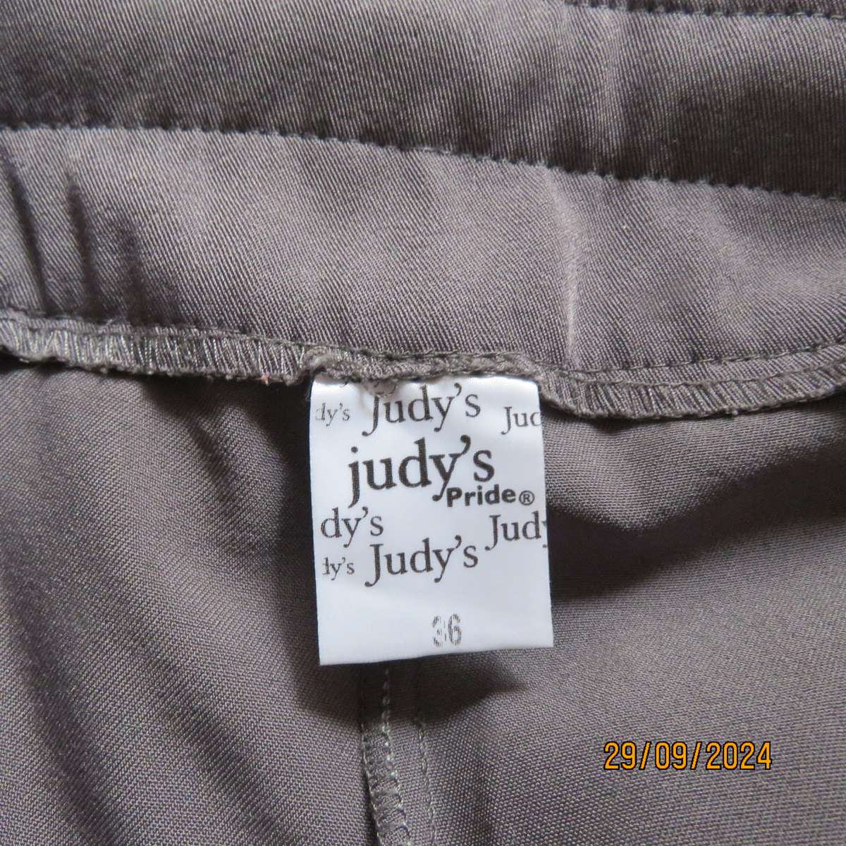 JUDY'S PRIDE fog grey straight legged stretch polyester size 38 pants. Two small pockets.