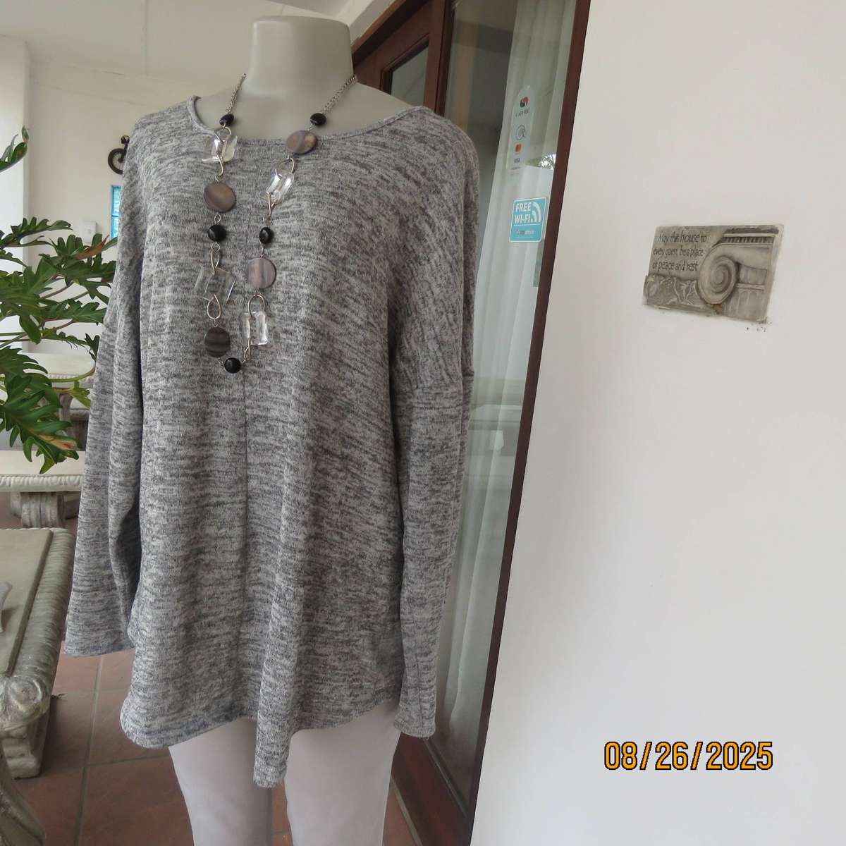 Mottled grey long sleeve slip over long sleeve woven stretch polyester top size 40.