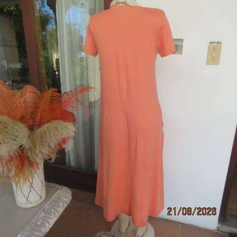 AUDACITY apricot ankle-length shift dress with short sleeves in stretch polyester size 34