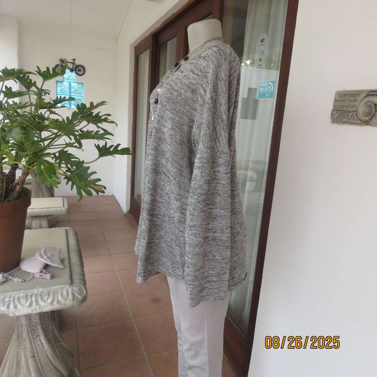 Mottled grey long sleeve slip over long sleeve woven stretch polyester top size 40.